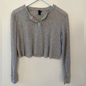 Gray waffled long sleeve cropped henley tshirt